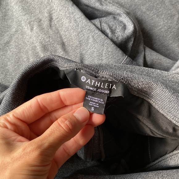 NWOT Athleta Women’s Venice Jogger Grey - Picture 10 of 10